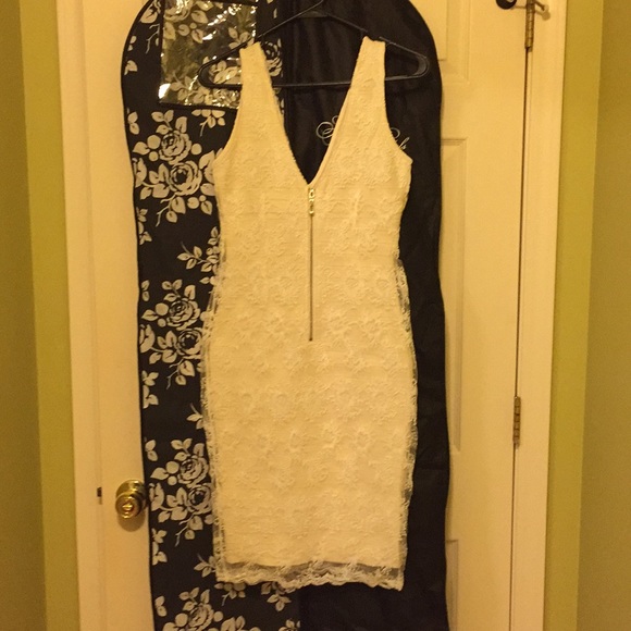 White/Cream bodycon dress - Picture 3 of 5